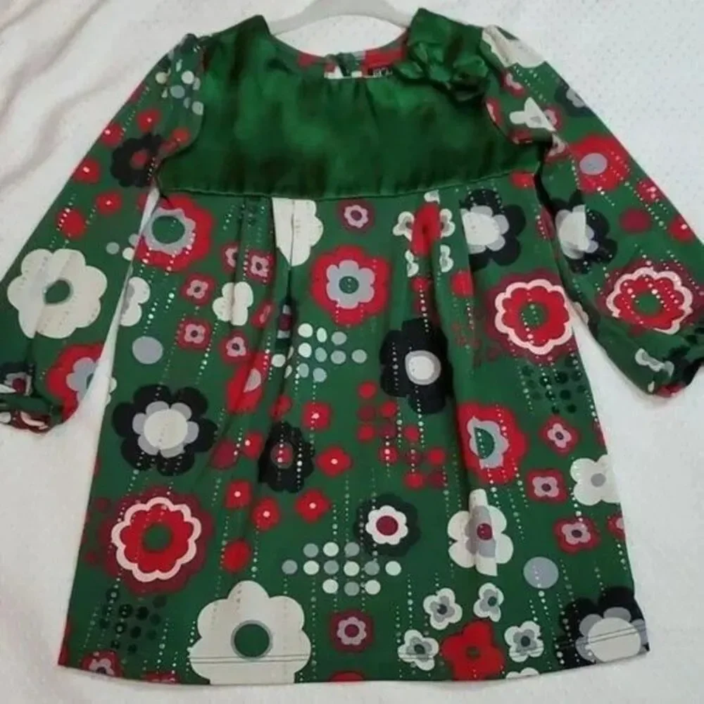Toddler girl green holiday Christmas Floral silky Satin material dress size 6/9